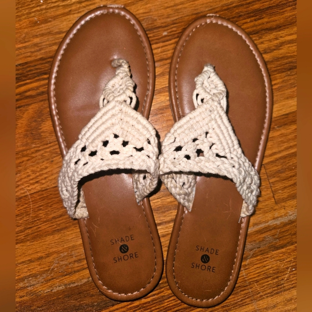 Shade & Shore woven white & tan sandals size 7